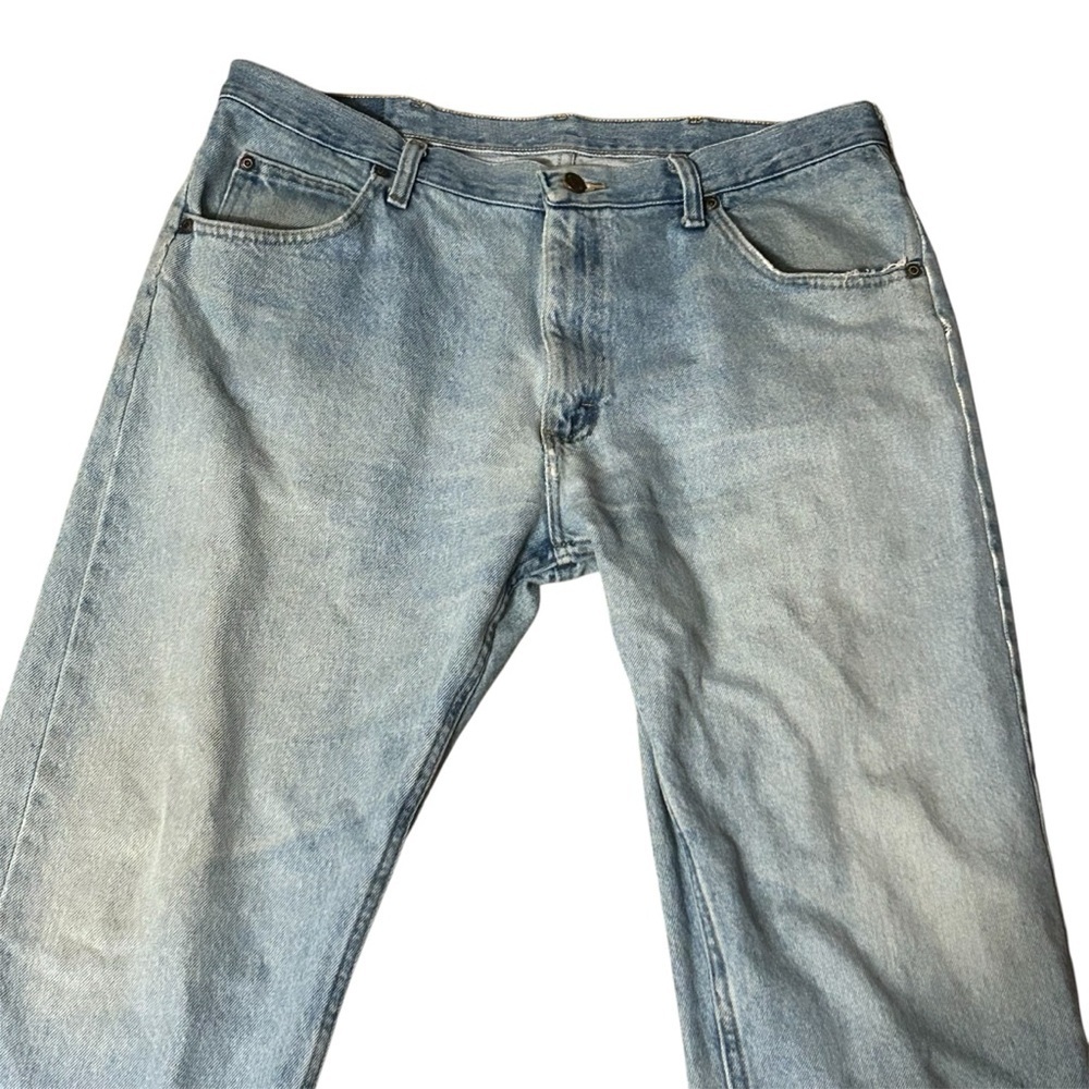 Levi's and Wrangler Relaxed Fit Blue Jeans for Men - Picture 9 of 11